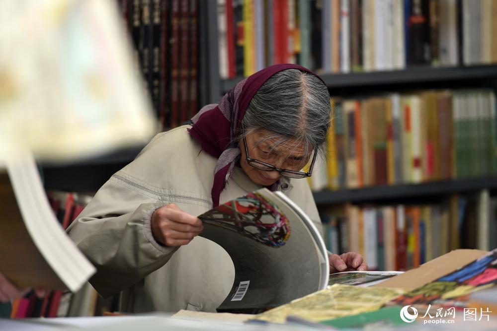 世界读书日：让这些名家告诉你，如何做到“开卷有益”