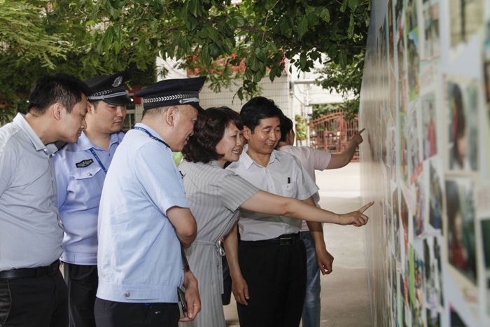 献礼新中国70周年 省文旅厅幼儿园举办“我爱祖国”现场作画展