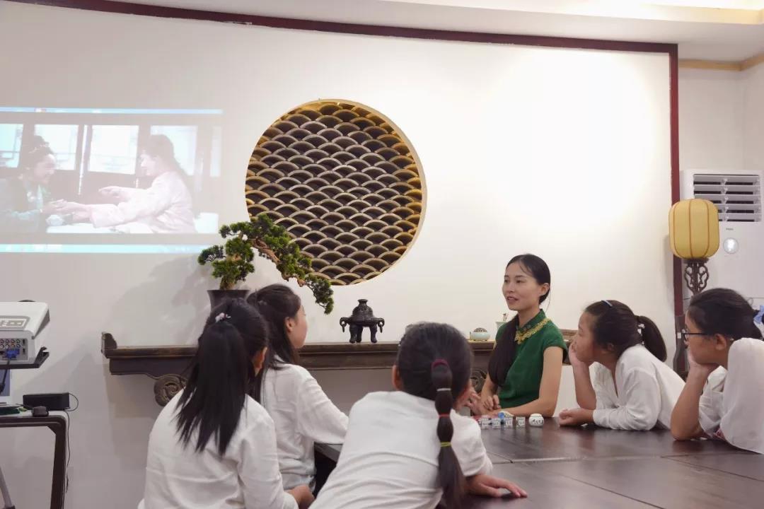 华威学堂：培养孩子高雅品质从香文化开始