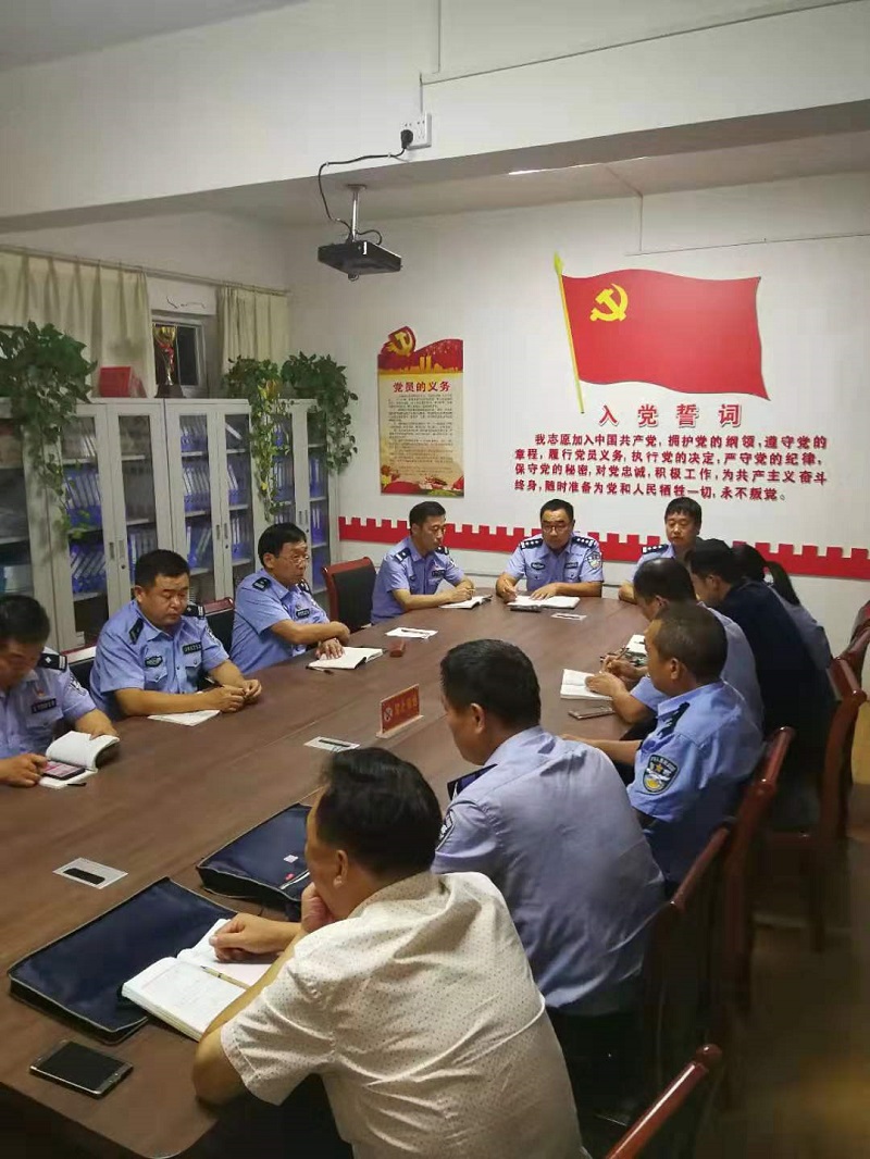 周口市公安局城北分局社区警务大队“迎国庆70周年,忠诚保平安”工作缩影。