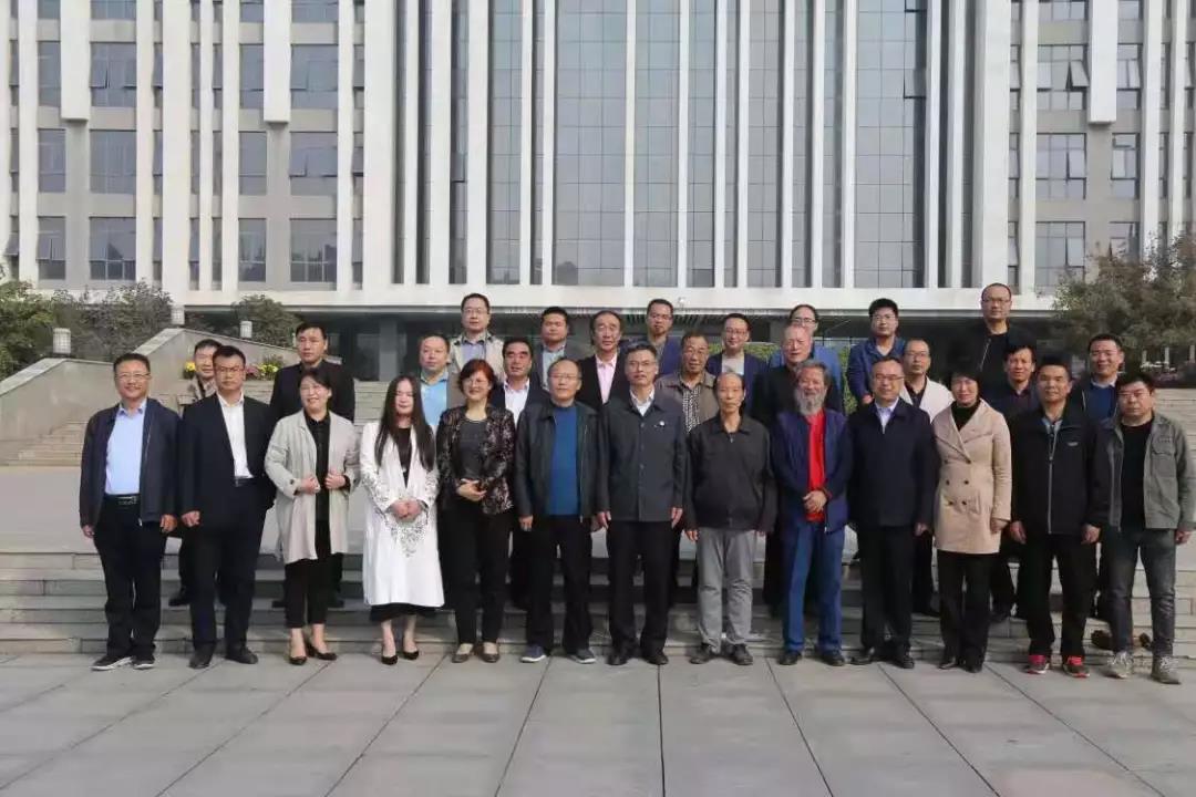 诗心不老、弦歌大雅——张华中新书分享会暨赠书仪式在周师隆重举行