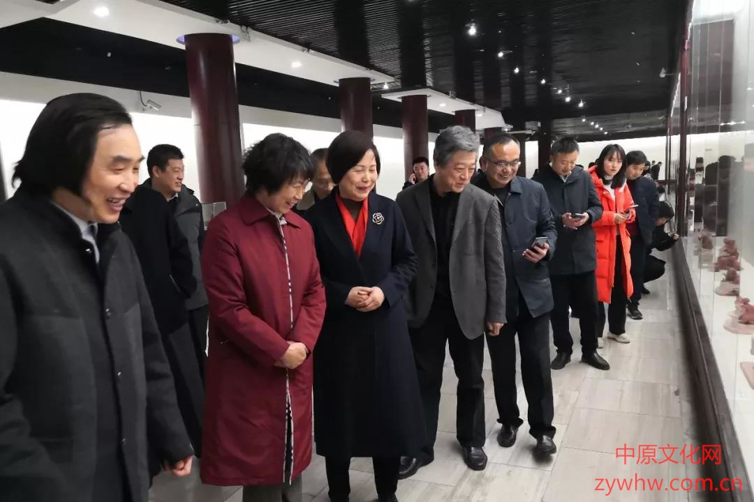 雕塑家张振福“烽火年代”钧瓷泥塑艺术展在周口开幕