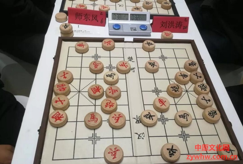 第一届“汇林杯”象棋大赛在周口市汇林置业销售中心举行。