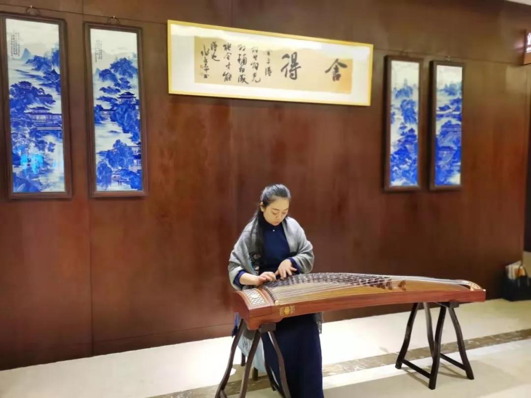 周口作家走进天诚茶博苑，共同见证百年普洱的神韵