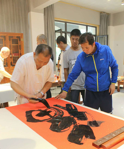 李存立：从科技研发功臣到著名榜书家