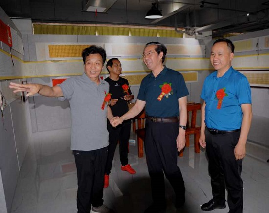 历时11个月 手抄百万字  千米长卷《华严经》在周口展出