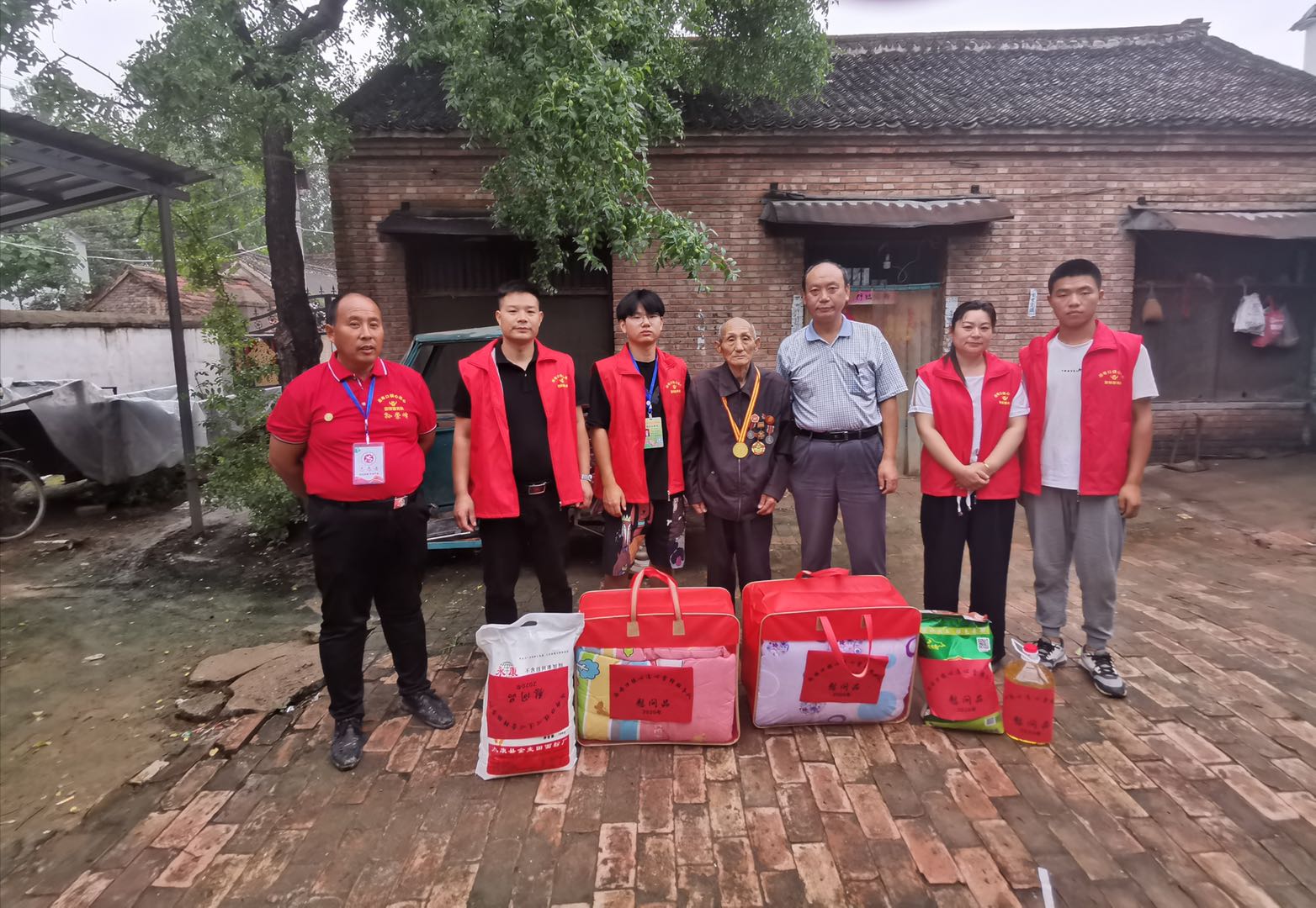 太康县逊母口镇开展“八一”走访慰问抗美援朝老兵志愿活动