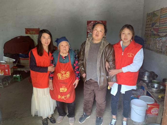 【周口太康】志愿服务暖人心 真诚致谢送锦旗