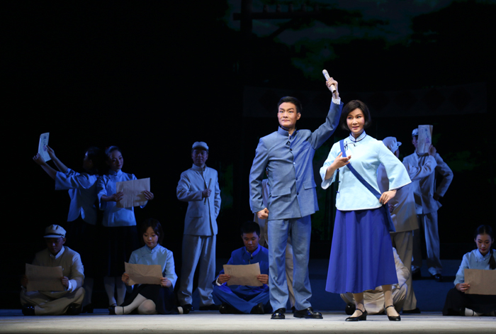 河南豫剧院青年团新创大型现代豫剧《向警予》在郑成功首演