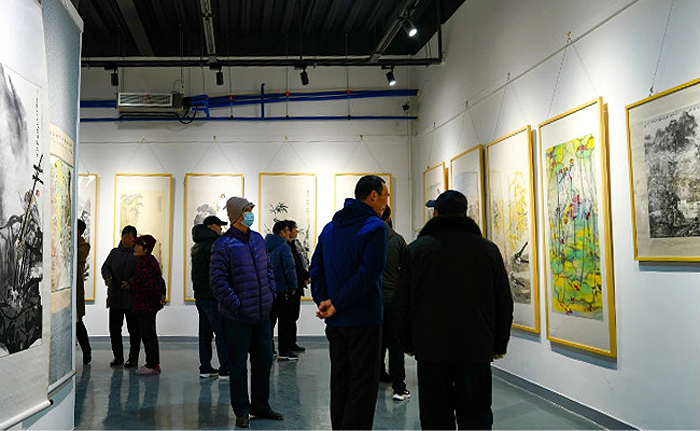 画家王金岭先生铜像在故乡新乡落成