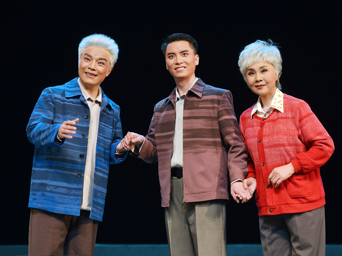 新创豫剧现代戏《重上太行山》在郑首演成功