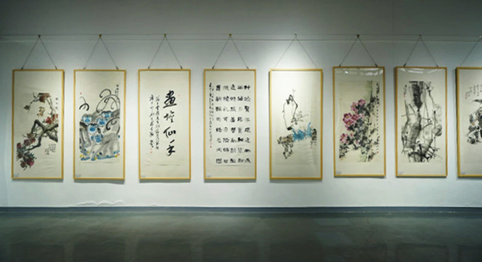 画家王金岭先生铜像在故乡新乡落成