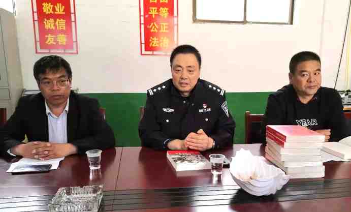 周口市公安局联合新星学校为淮阳县豆门乡肖庄行政村送图书1500多册 助力乡村振兴活动