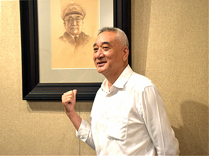 河南画家马刚《百年辉煌》肖像绘画在人民日报社展出
