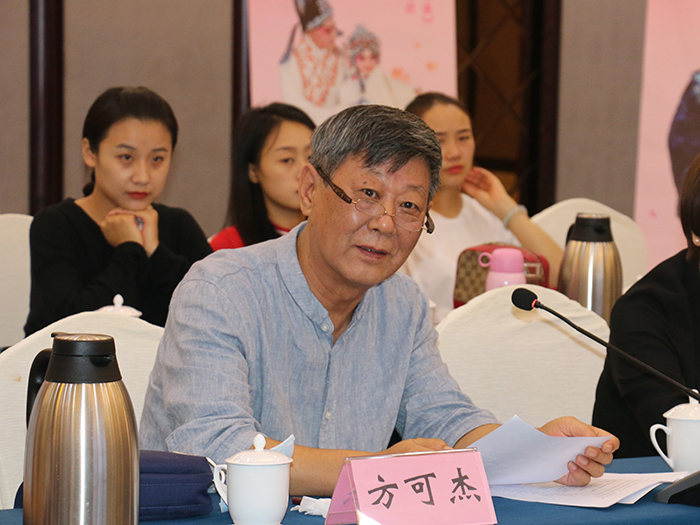 著名曲剧表演艺术家刘艳丽艺精德厚获专家戏迷点赞