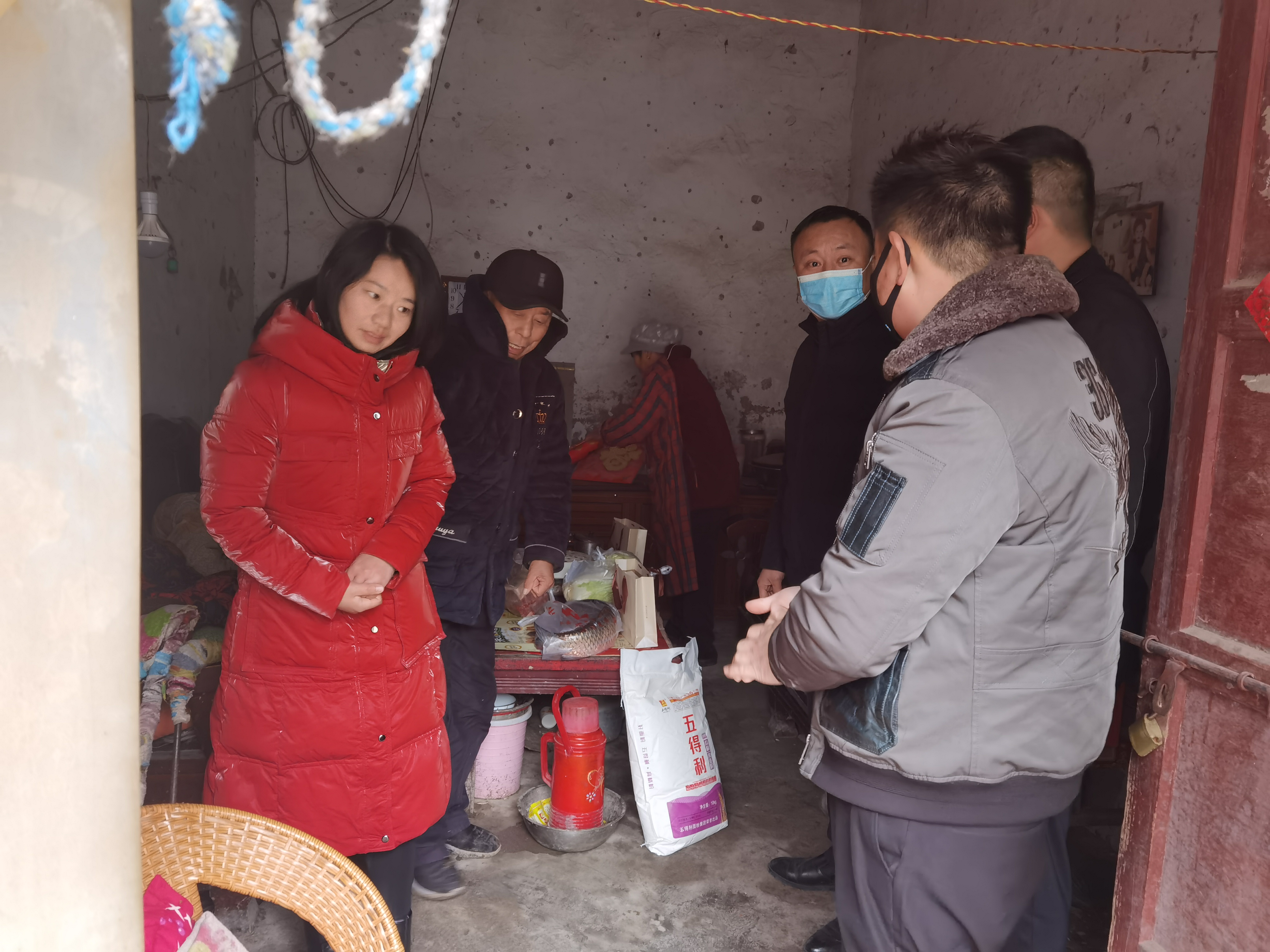 太康县逊母口镇创新开展了“你春节不返乡，我帮你办年货”活动