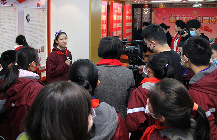 “中原文化传承系列·千秋英烈篇”图片流动展亮相省少儿图书馆