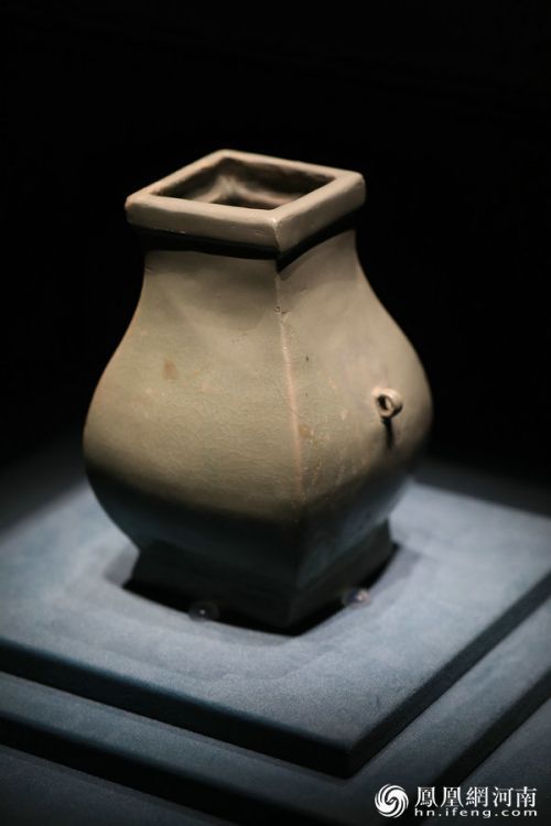 郑州博物馆“汝地瓷光”联展：一抹天青，温润如玉