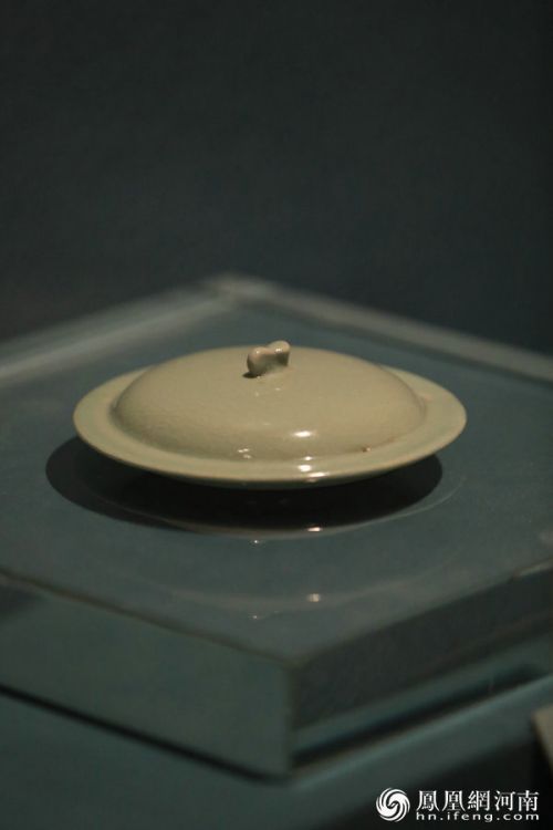 郑州博物馆“汝地瓷光”联展：一抹天青，温润如玉