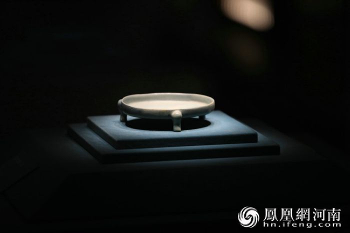 郑州博物馆“汝地瓷光”联展：一抹天青，温润如玉