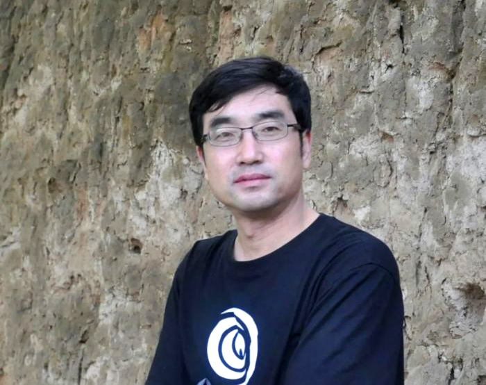 新闻故事、小说故事 与作家的现实感