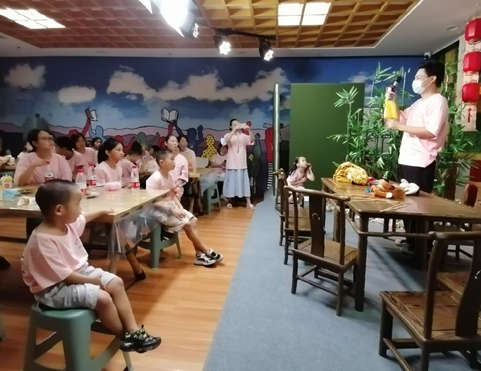 “手拉手 阅读齐步走”暨“图书馆研学”活动在省图书馆举行
