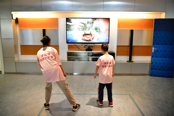 “手拉手 阅读齐步走”暨“图书馆研学”活动在省图书馆举行