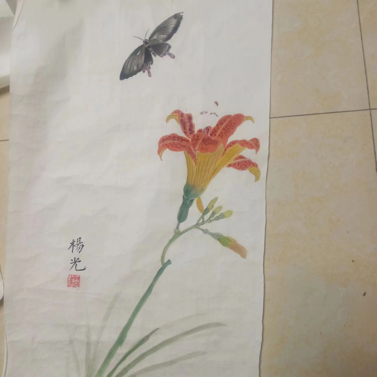 周口画家杨光老师“外憨内盈”的情感世界