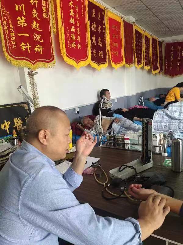 新时代名医名家朱守信 弘扬中医文化 服务社会 造福百姓