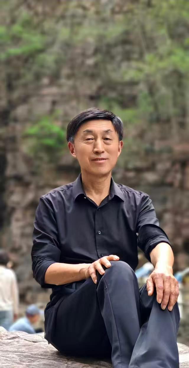 笔墨传薪书香远 师者仁心润中原——苏文专访书画教育家苏允波